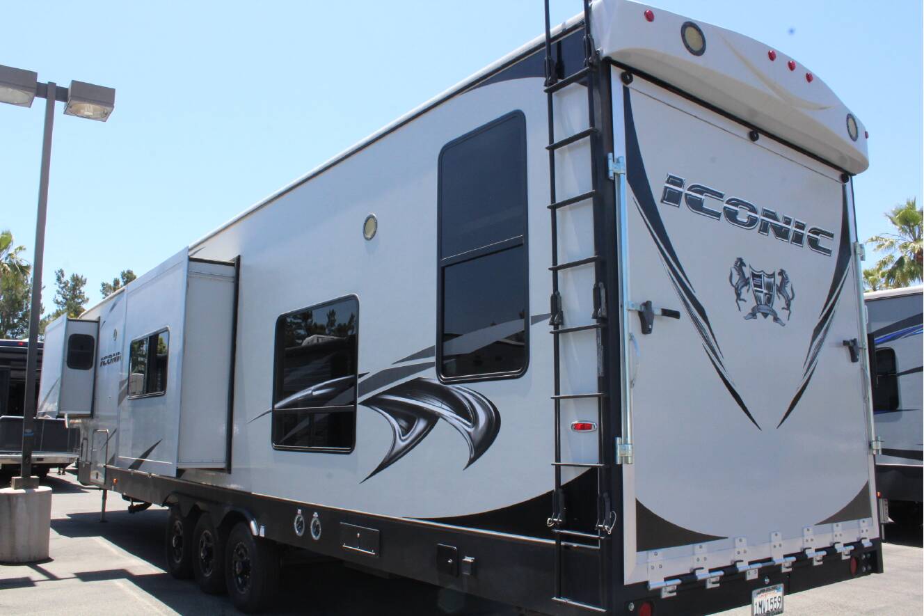 A photo of this 2018 Eclipse Recreational Vehicles Iconic 3926CL