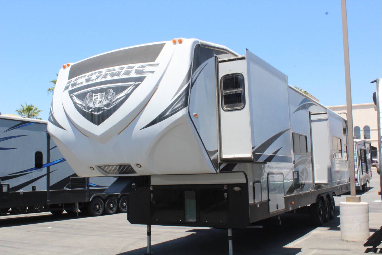 A photo of this 2018 Eclipse Recreational Vehicles Iconic 3926CL