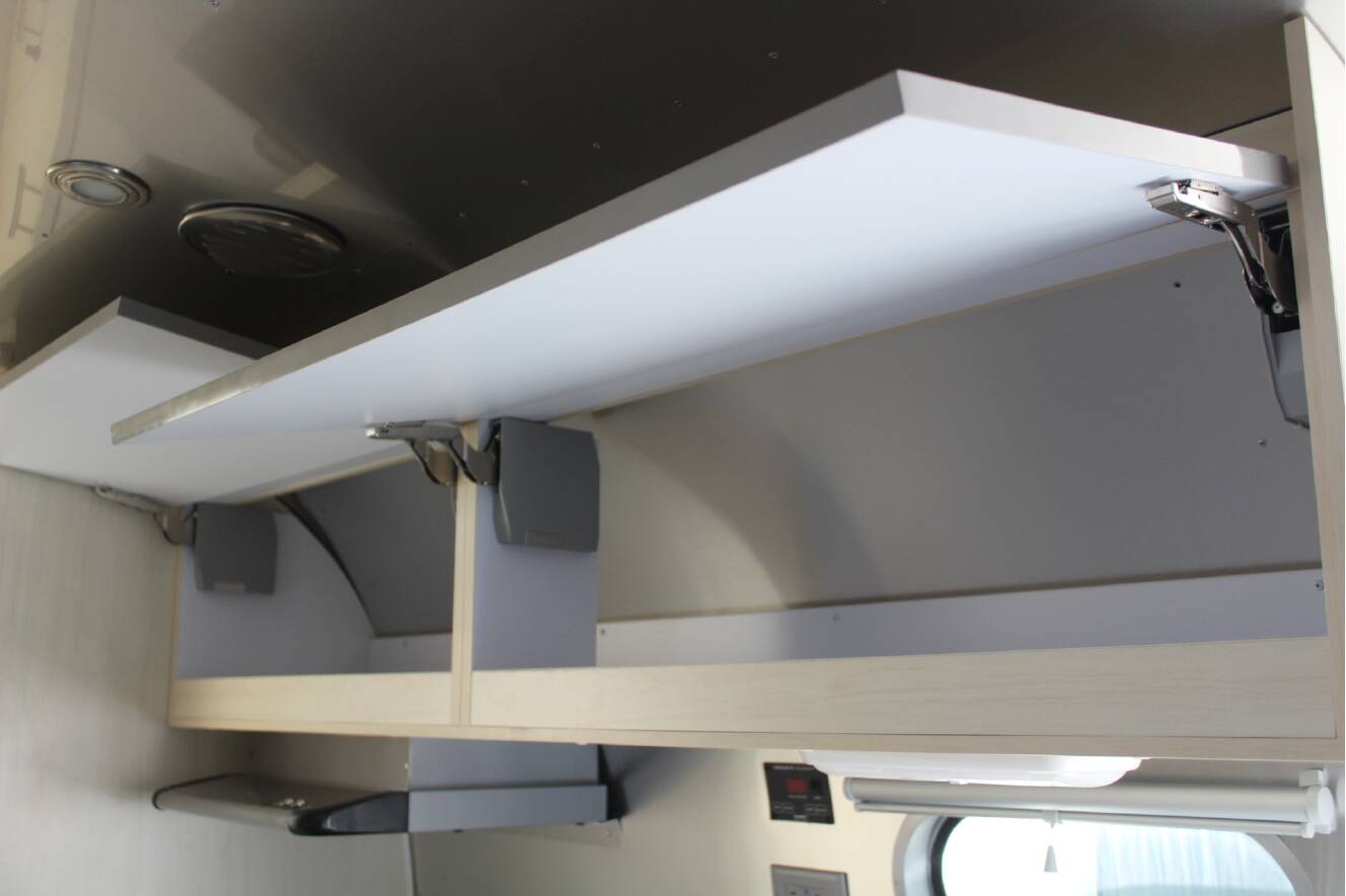 A photo of this 2022 Airstream FLYING CLOUD 27FB TWIN