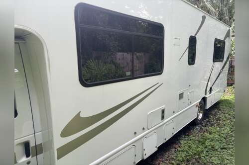 2015 Thor Motor Coach FOUR WINDS MAJESTIC 28A in wesley chapel FL