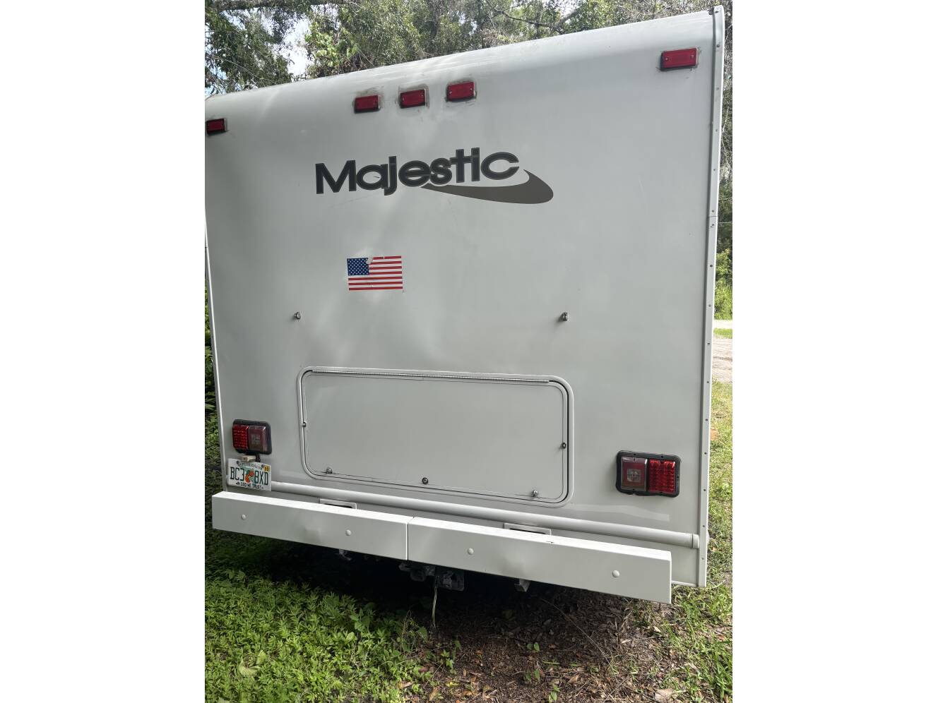 A photo of this 2015 Thor Motor Coach FOUR WINDS MAJESTIC 28A
