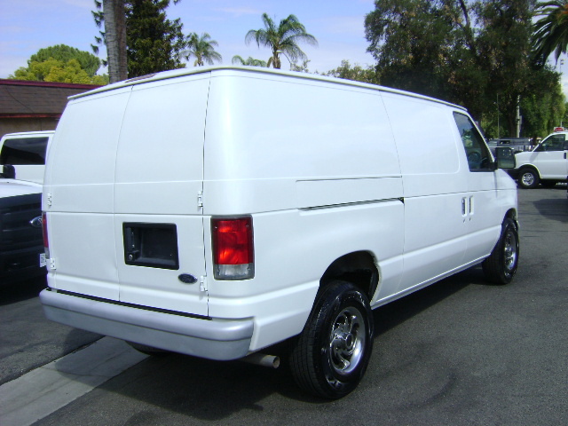 1999 Ford E-150 photo 6