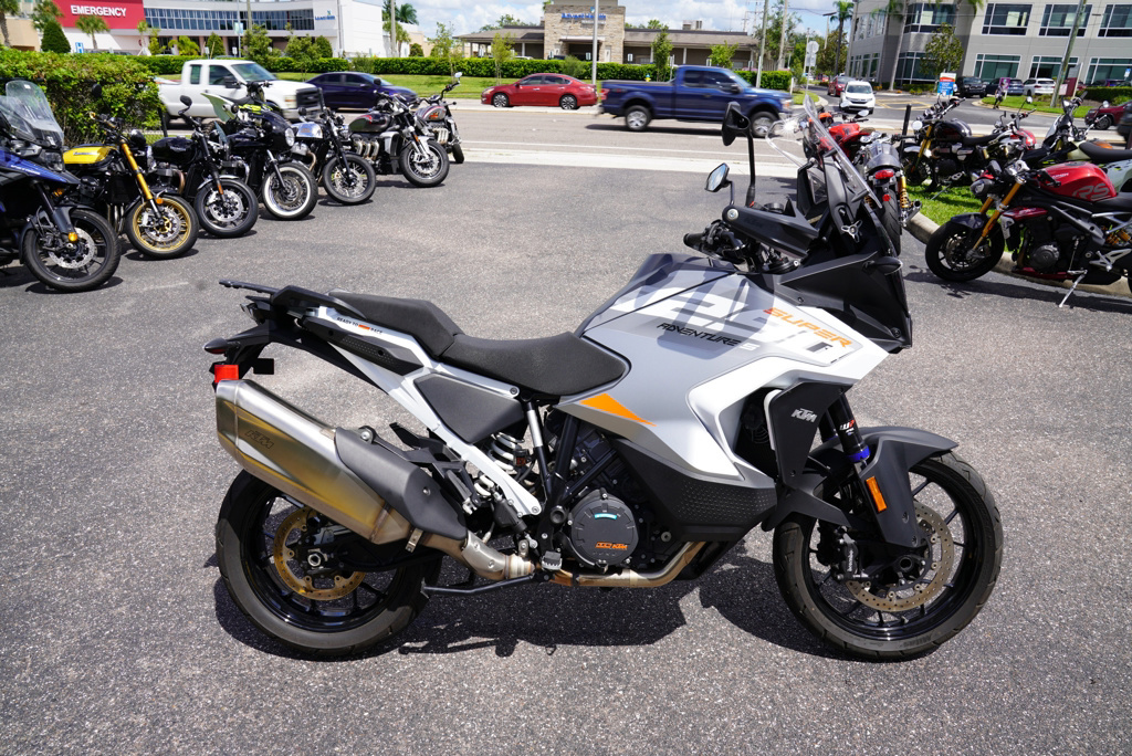 【s.】 Men's Adidas Sneakers Size 9.5 - Limited Edition M&M