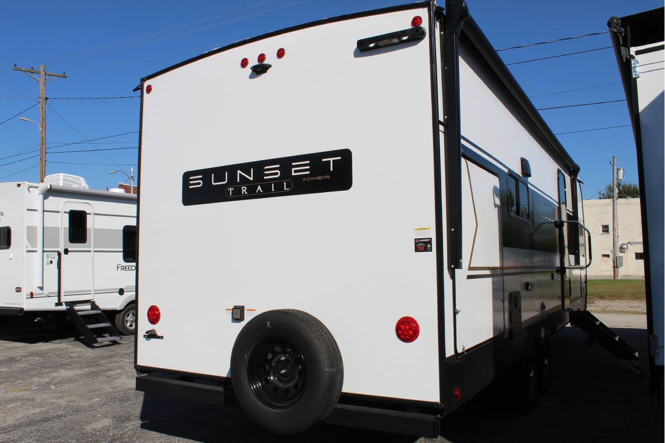 A photo of this 2026 Crossroads SUNSET TRAIL 253RB