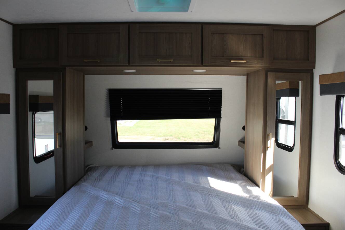 A photo of this 2026 Crossroads SUNSET TRAIL 253RB