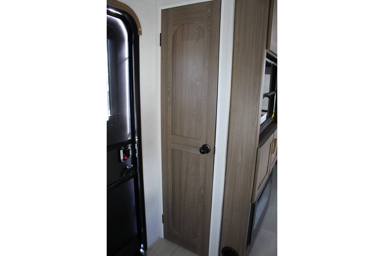 A photo of this 2026 Crossroads SUNSET TRAIL 253RB