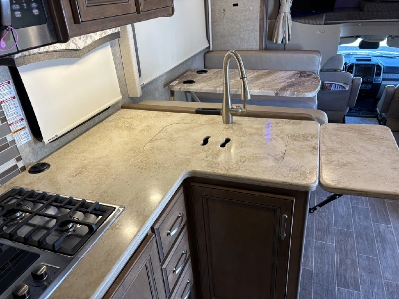2020 THOR MOTOR COACH OMNI BB35