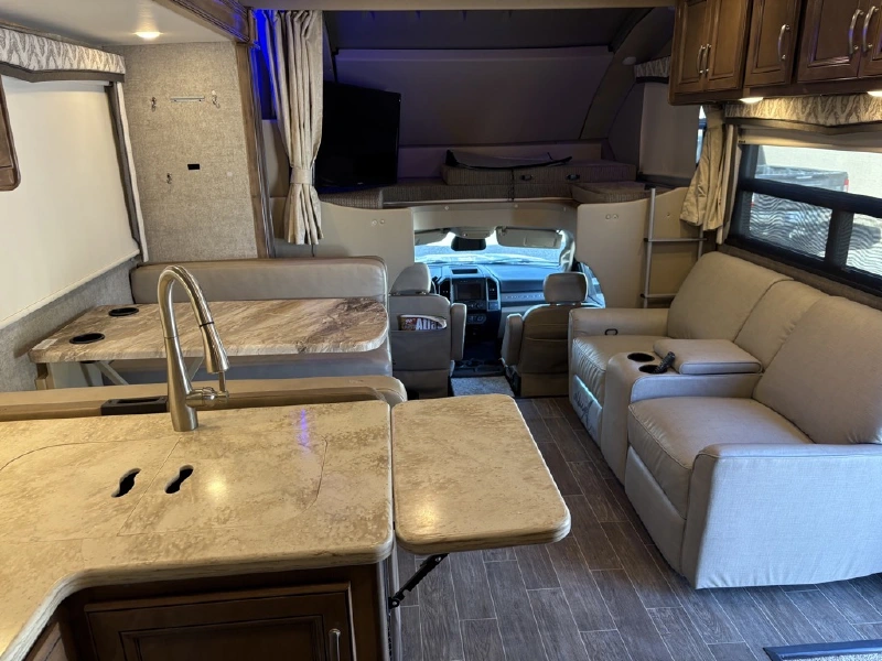 2020 THOR MOTOR COACH OMNI BB35