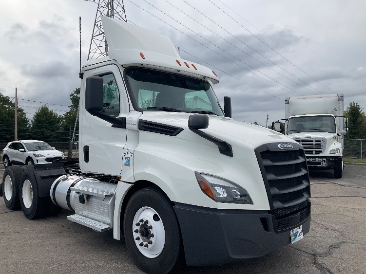 2020 FREIGHTLINER CASCADIA 126 in Romulus, MS