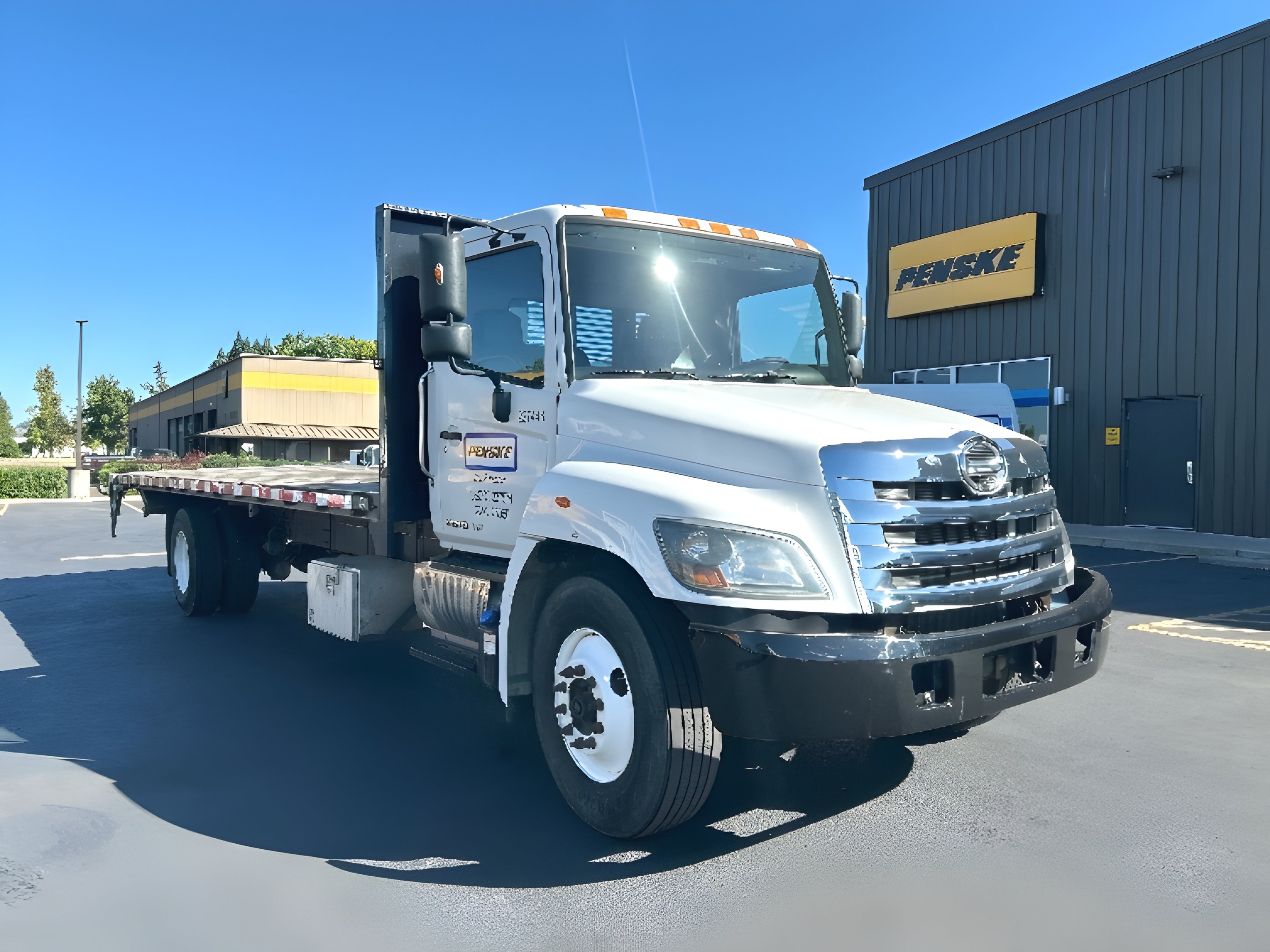 2019 HINO 268 in Portland, OR