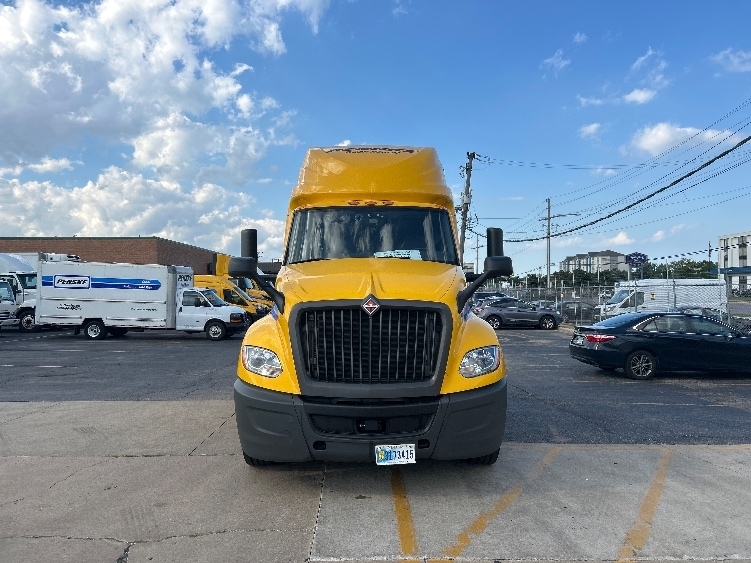 2022 International LT625 LT photo 2