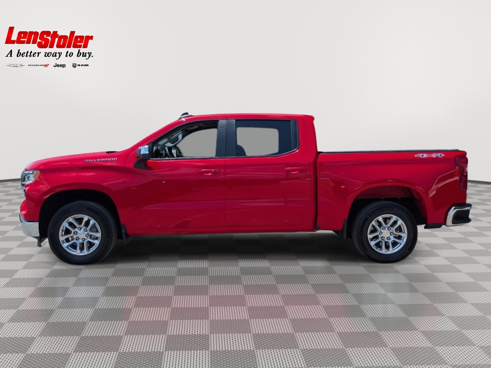 2023 Chevrolet Silverado 1500 LT photo 2