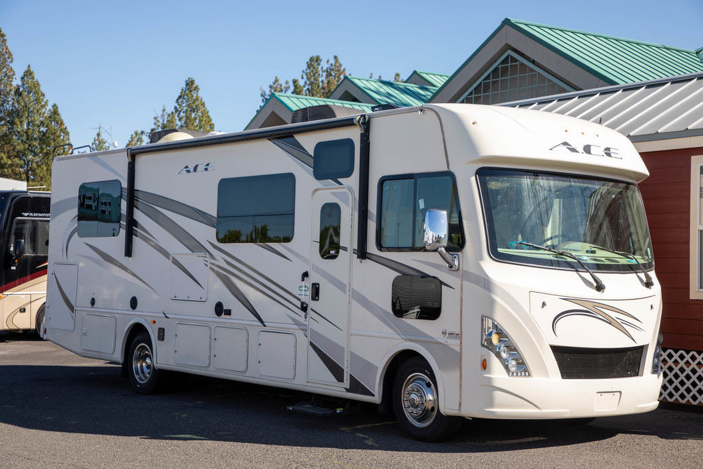 2018年版「モリー・ロイヤル・ビースト 2018 Thor Motor Coach A.c.e. 30.4 RVs For Sale - RV Trader