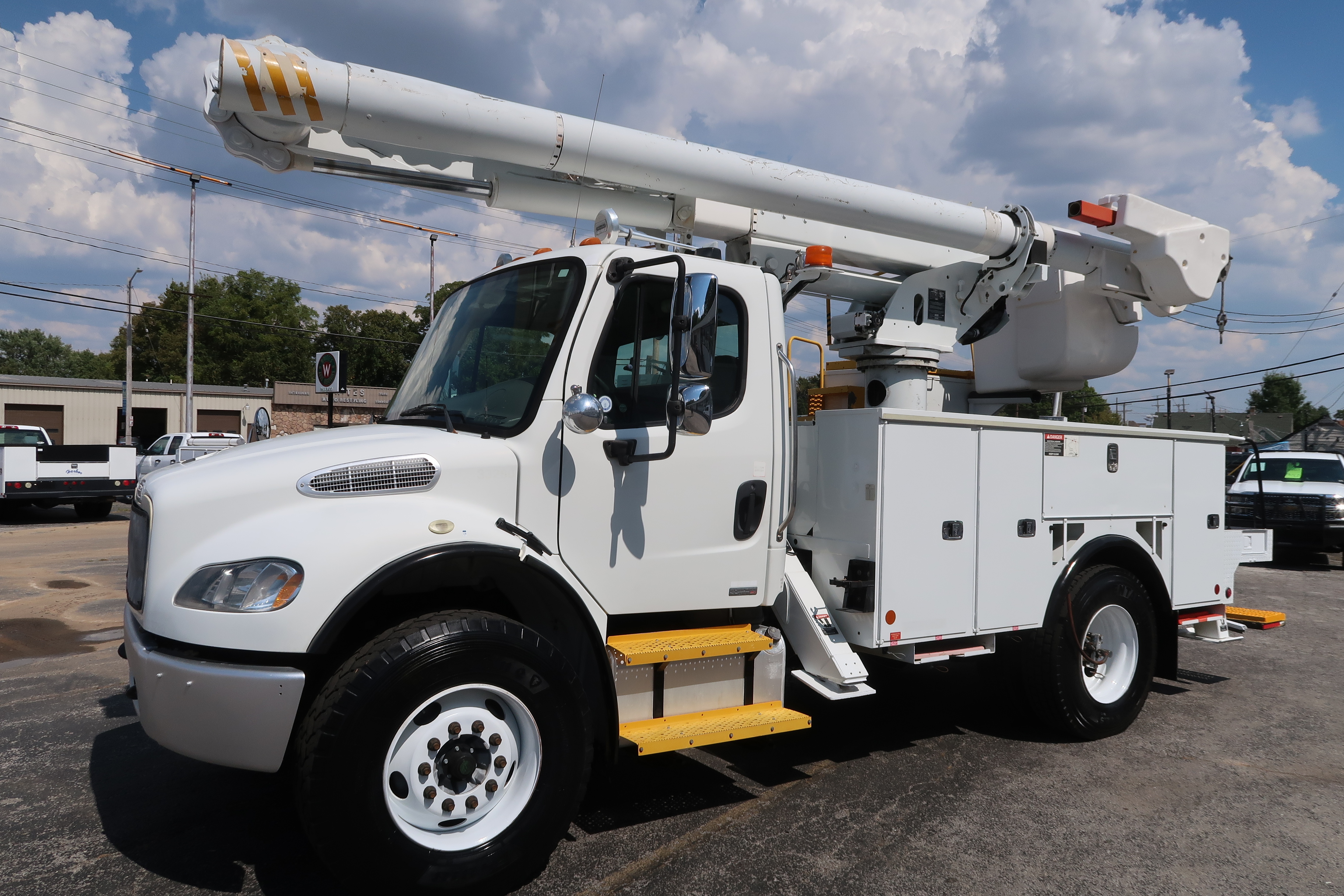 2010 FREIGHTLINER BUSINESS CLASS M2 106 in Springfield, MO