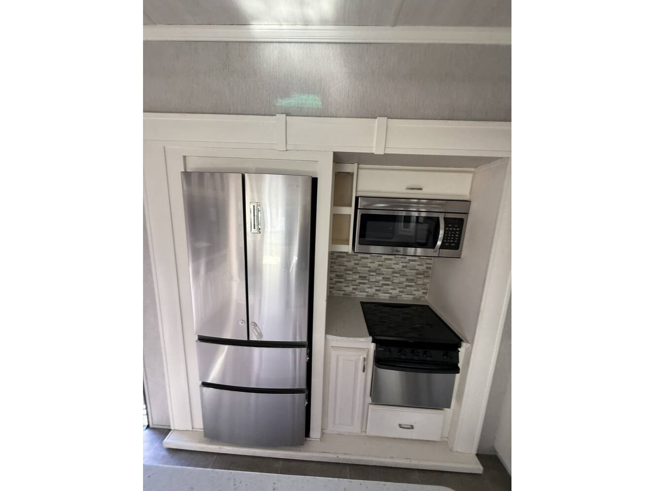 A photo of this 2018 Heartland SUNDANCE 3700RLB