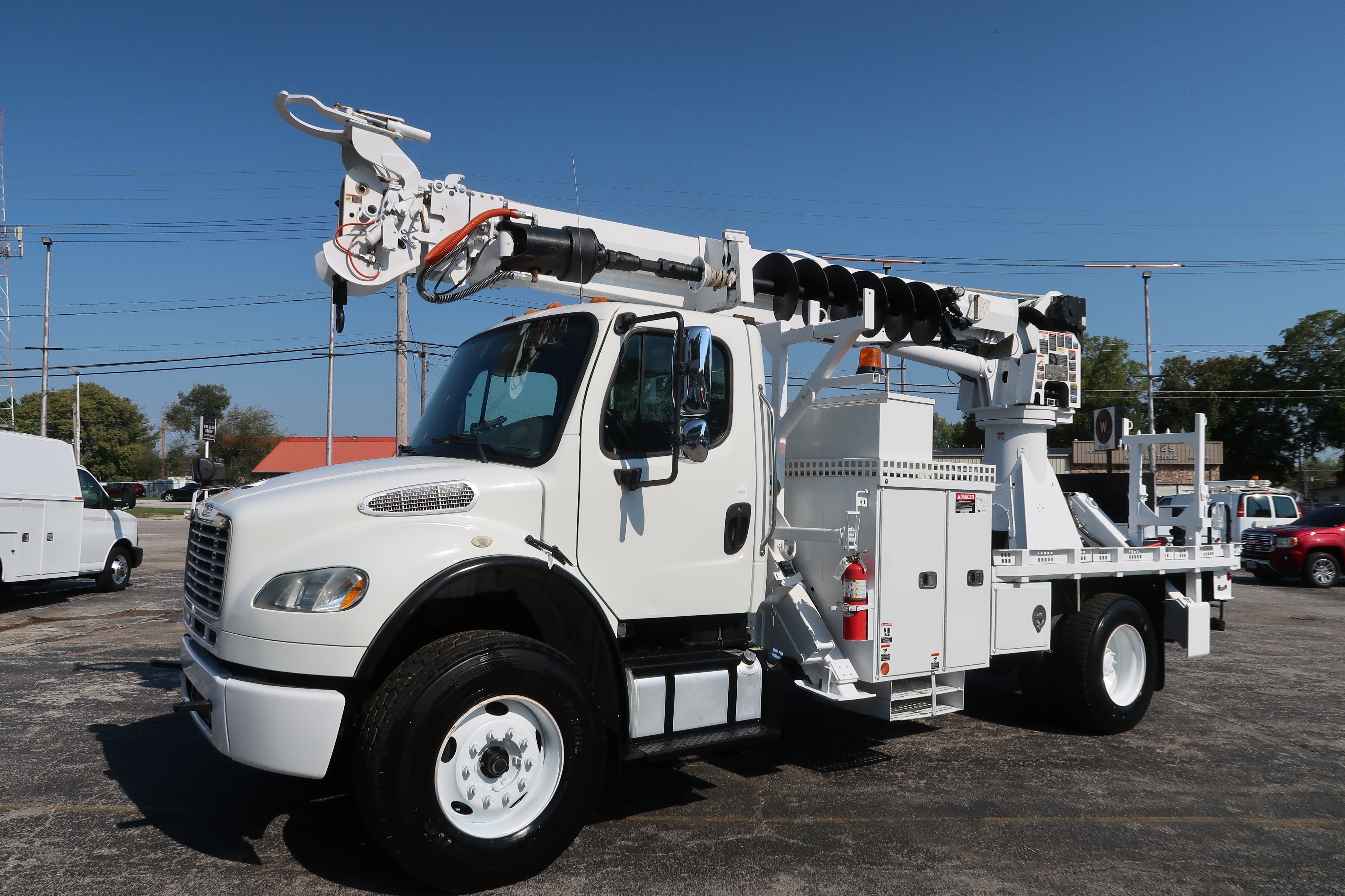 2013 FREIGHTLINER M2 DIGGER DERRICK CUMMINS 8.3L~ ONLY 1,970 ENGINE HOURS in Springfield, MO