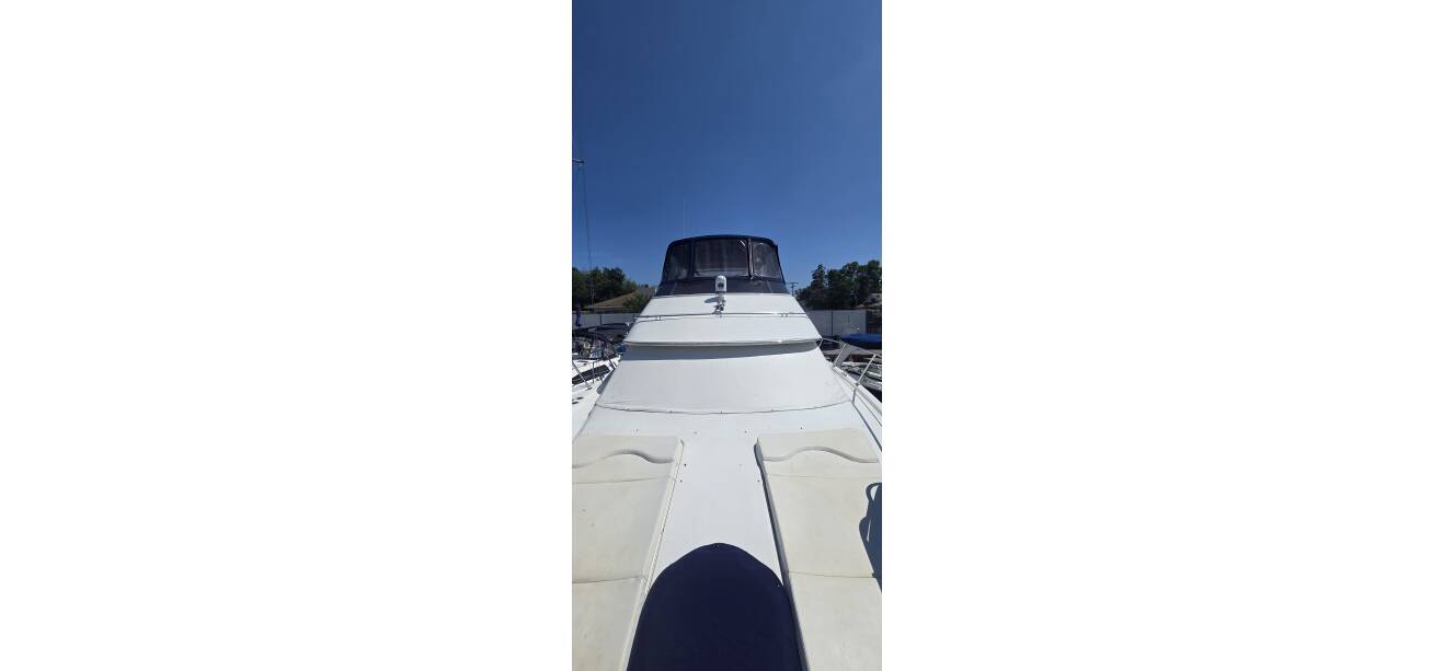 A photo of this 2006 Carver 444 Cockpit Motoryacht