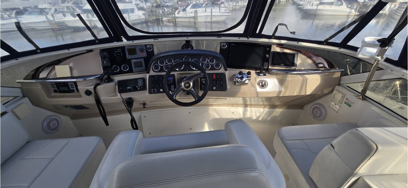 A photo of this 2006 Carver 444 Cockpit Motoryacht