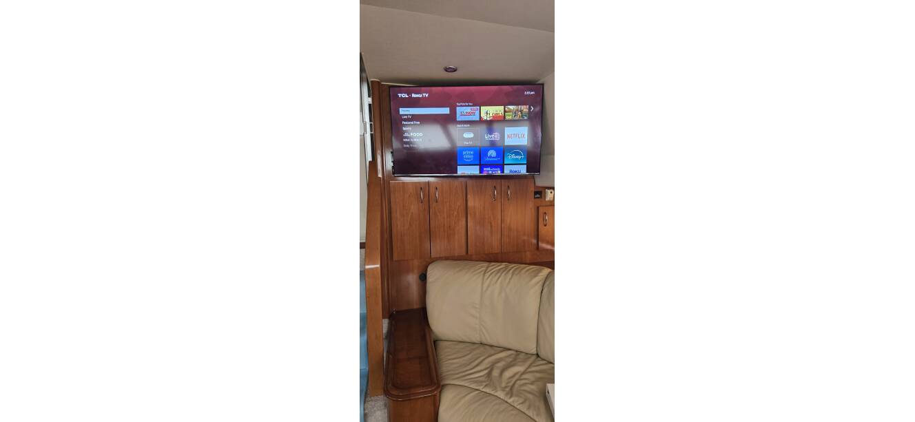 A photo of this 2006 Carver 444 Cockpit Motoryacht