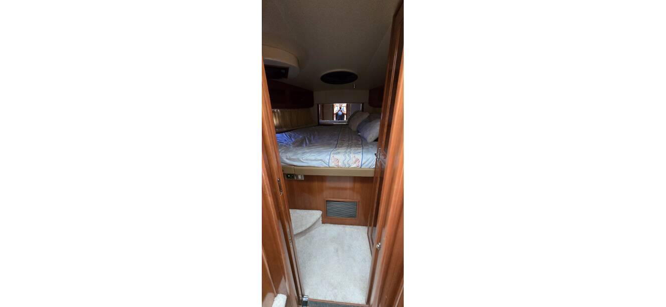 A photo of this 2006 Carver 444 Cockpit Motoryacht