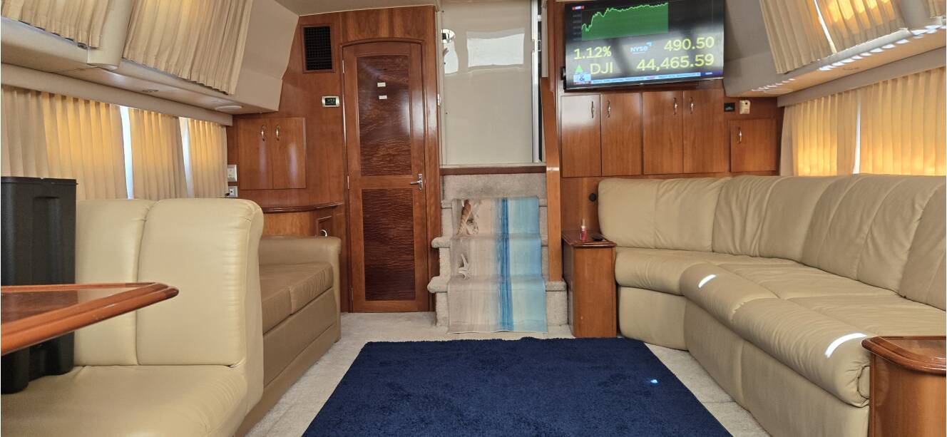 A photo of this 2006 Carver 444 Cockpit Motoryacht