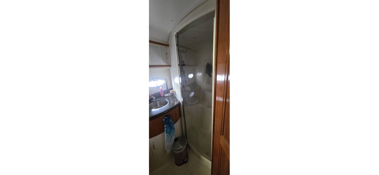 A photo of this 2006 Carver 444 Cockpit Motoryacht