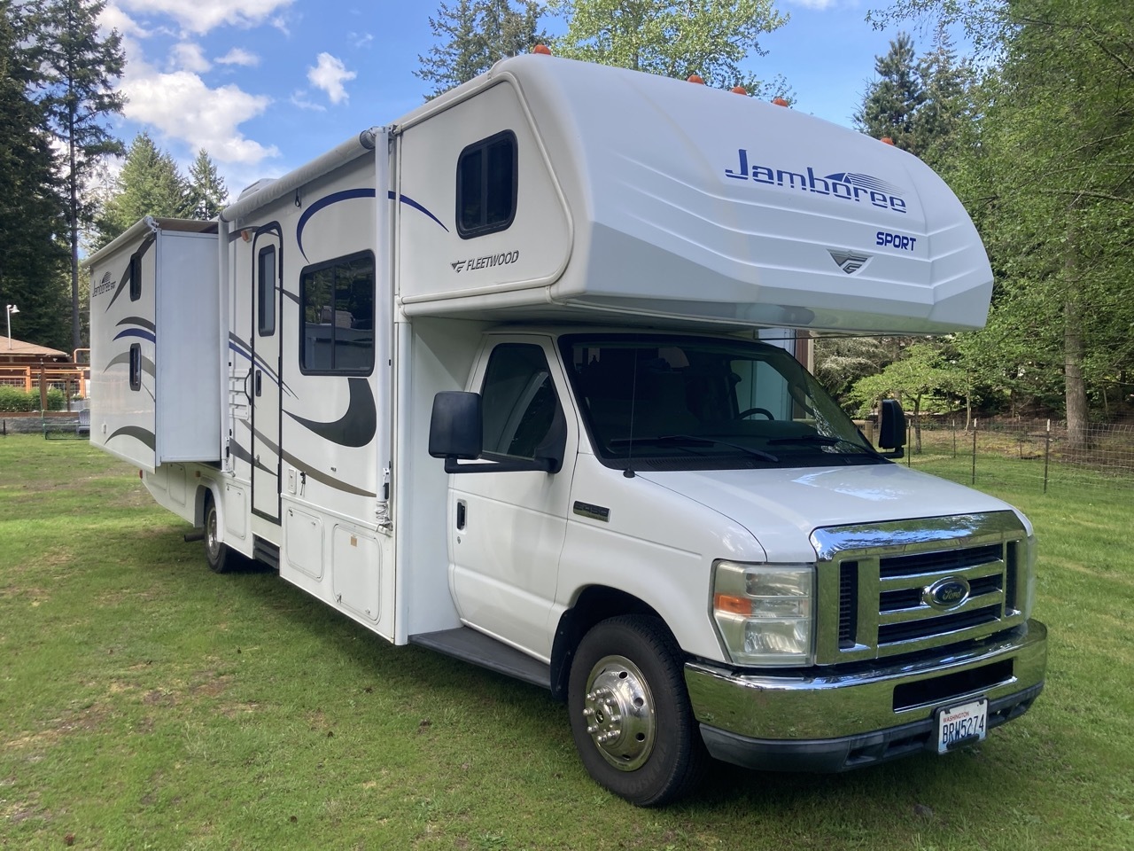 2011 Fleetwood JAMBOREE SPORT 31N in gig harbor WA