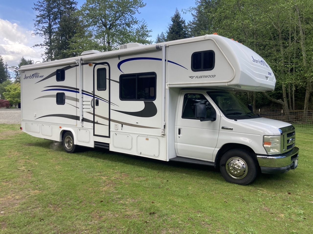 2011 Fleetwood JAMBOREE SPORT 31N RV