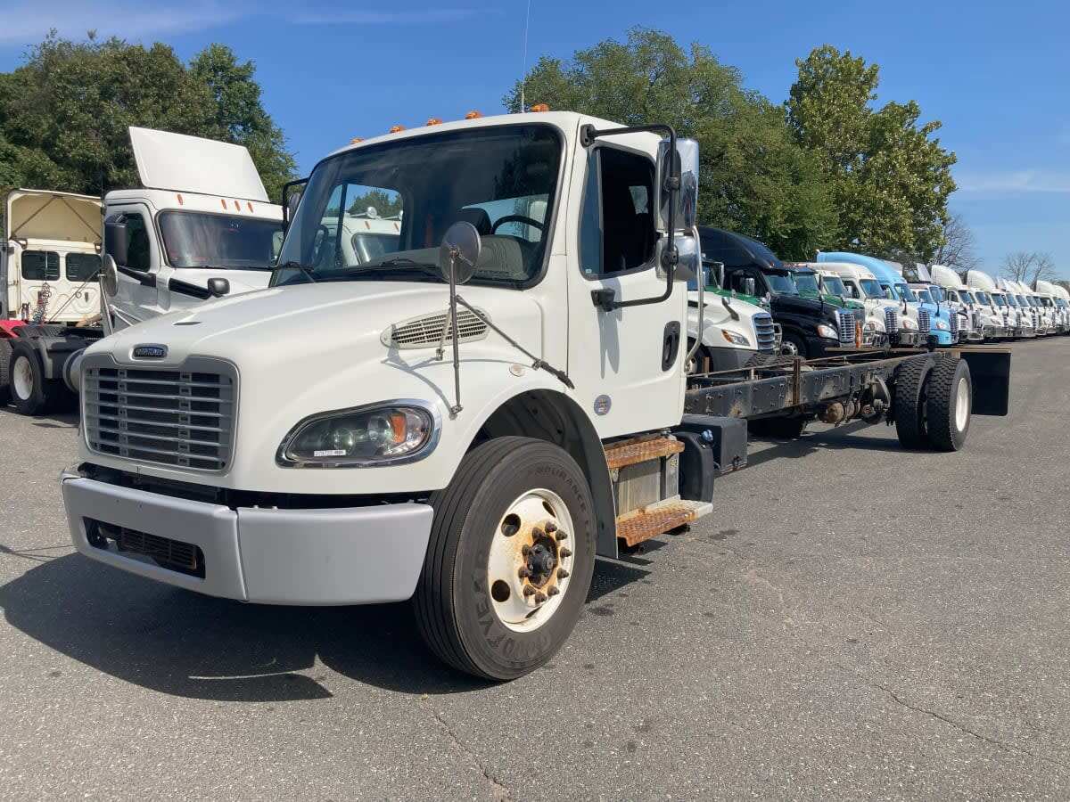 2020 FREIGHTLINER BUSINESS CLASS M2 106 in Springfield, MA