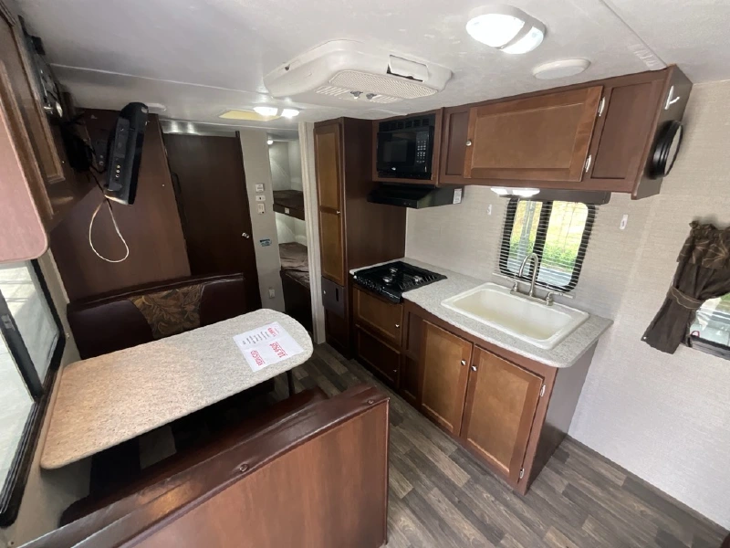 2016 KEYSTONE BULLET CROSSFIRE 2070BH