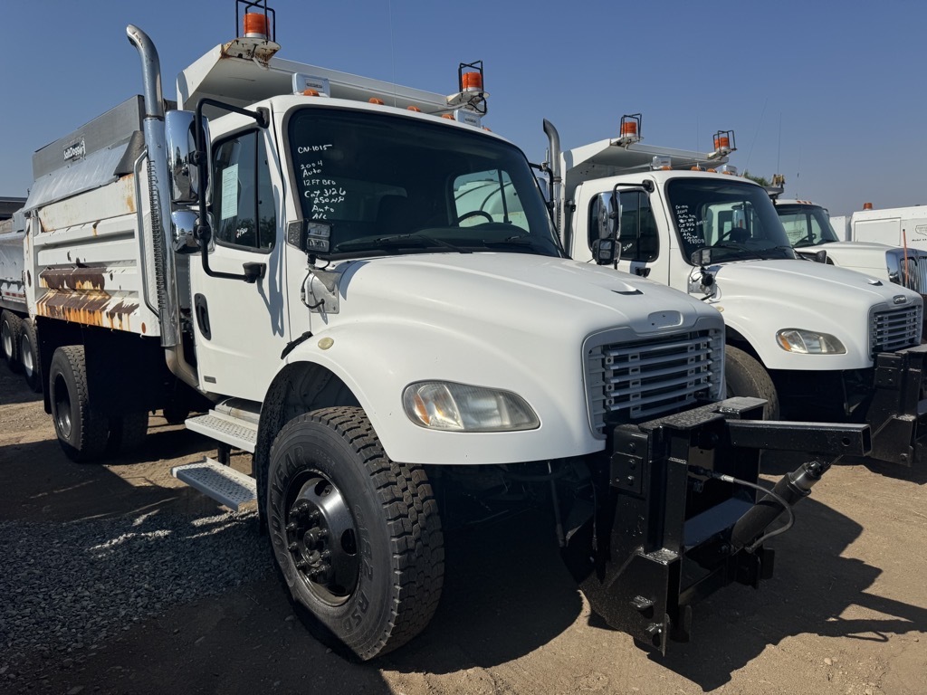 2004 FREIGHTLINER BUSINESS CLASS M2 106 in Yakima, WA