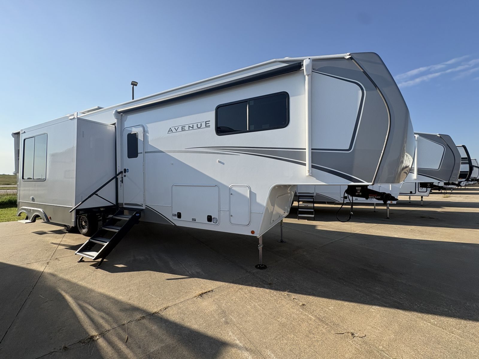 2026 Alliance AVENUE 38DBL RV