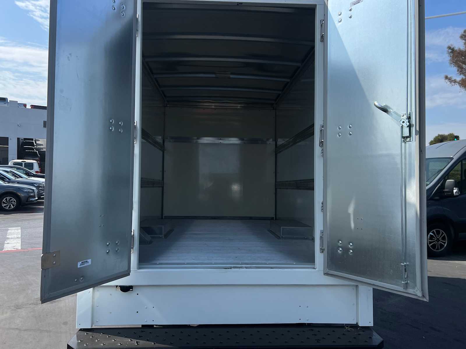 2024 Ford E-350 photo 9