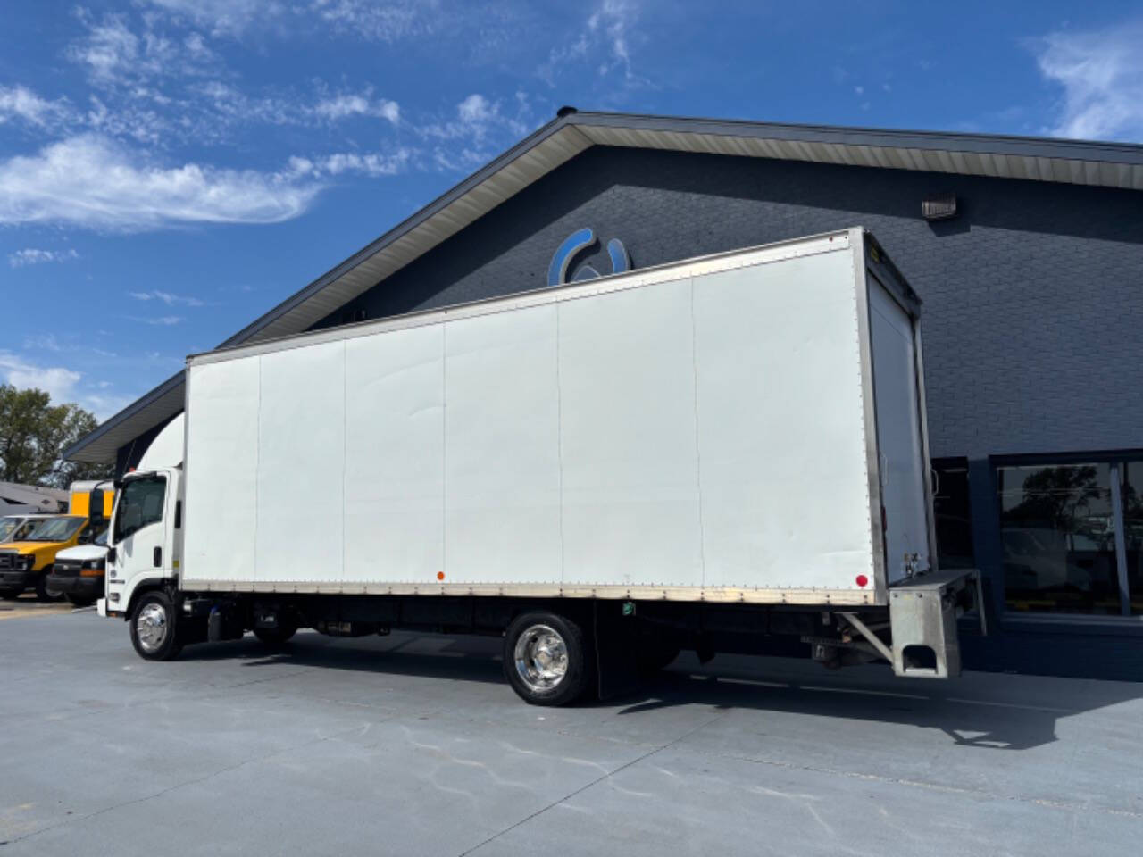2017 Isuzu NQR photo 5