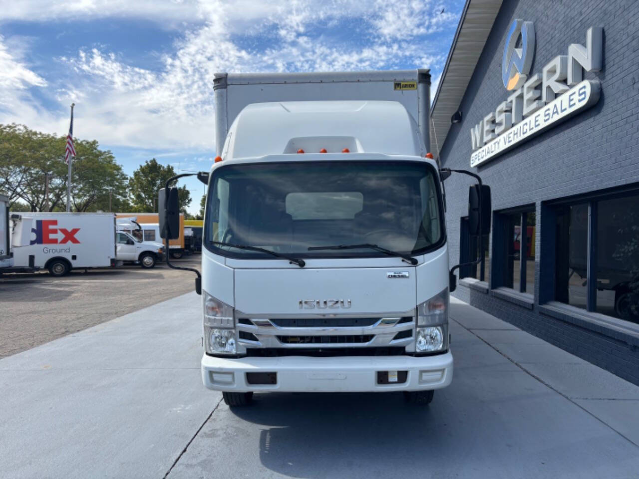 2017 Isuzu NQR photo 6