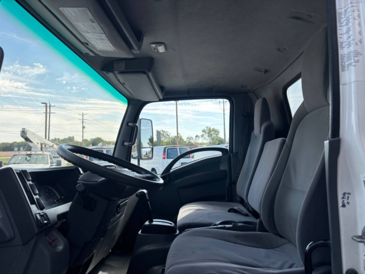 2017 Isuzu NQR photo 12