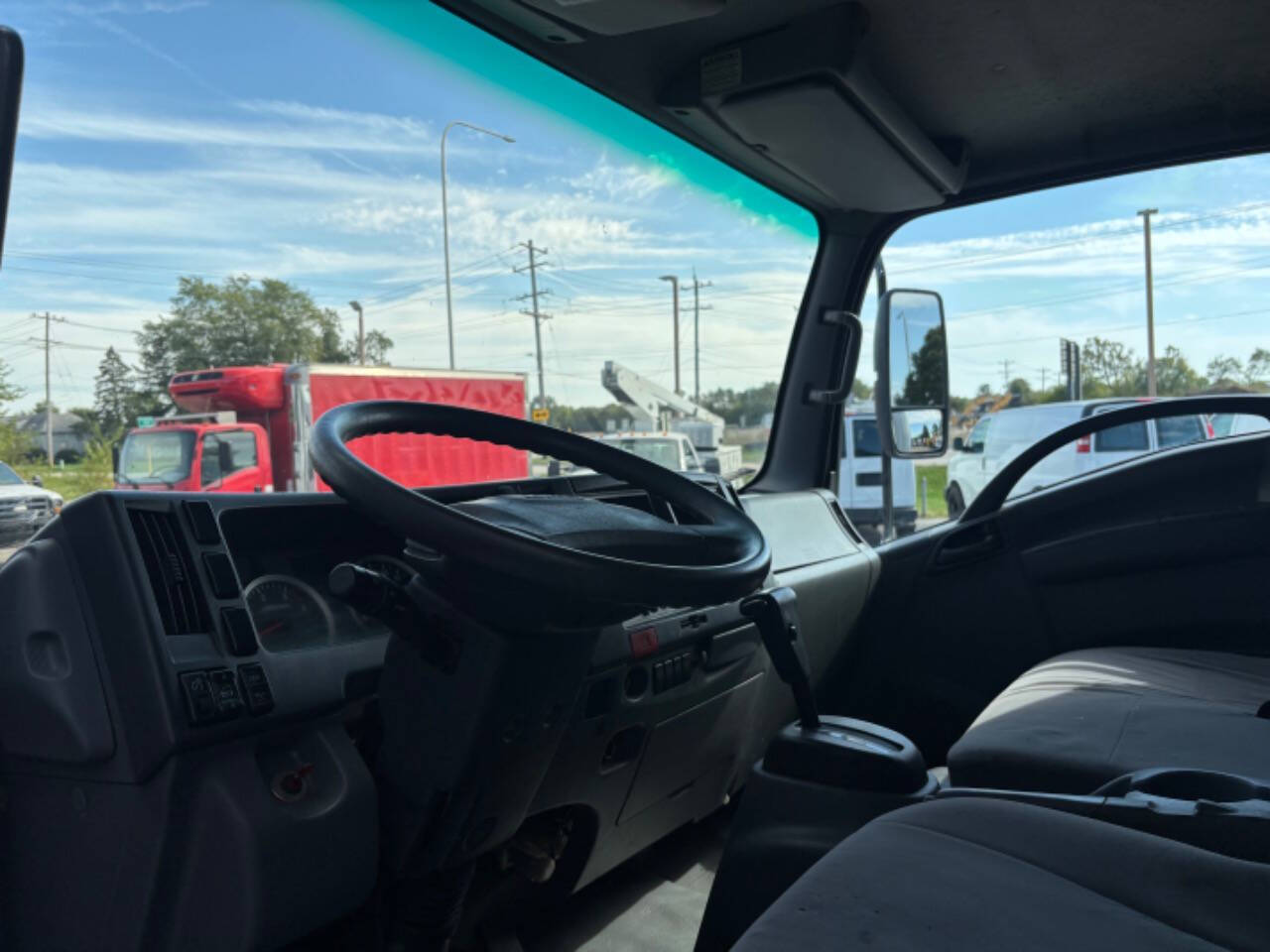 2017 Isuzu NQR photo 13
