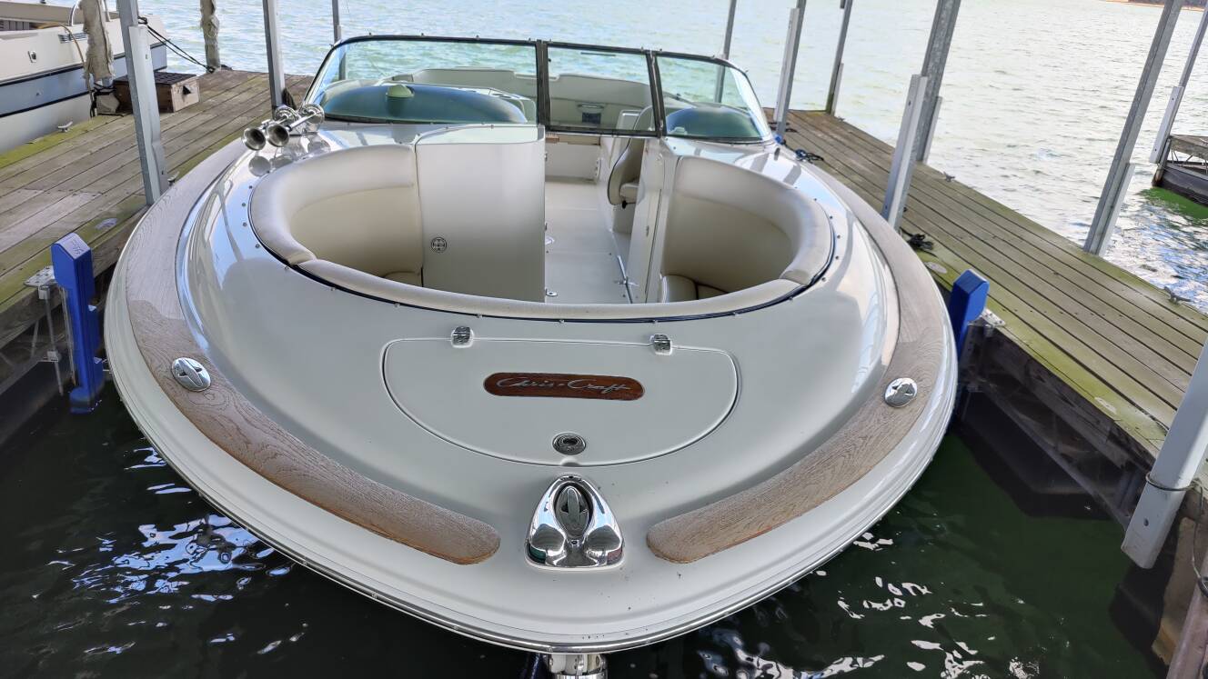 A photo of this 2004 Chris-Craft Launch 28