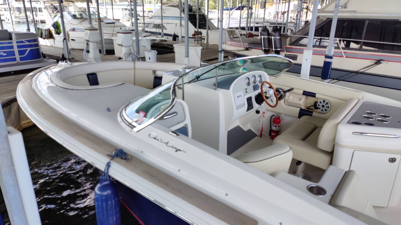 A photo of this 2004 Chris-Craft Launch 28