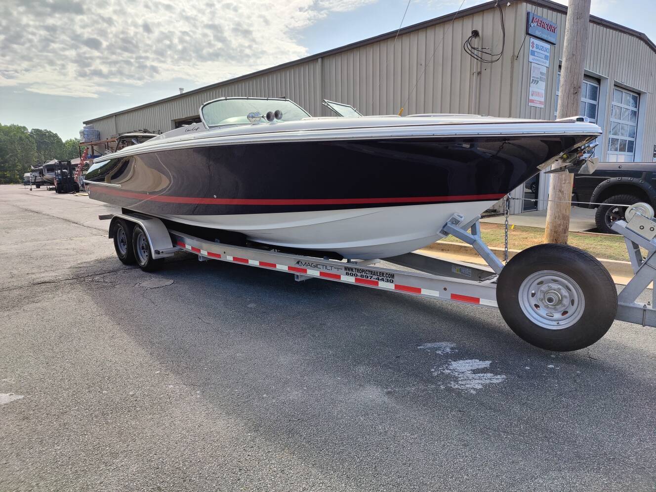 A photo of this 2004 Chris-Craft Launch 28