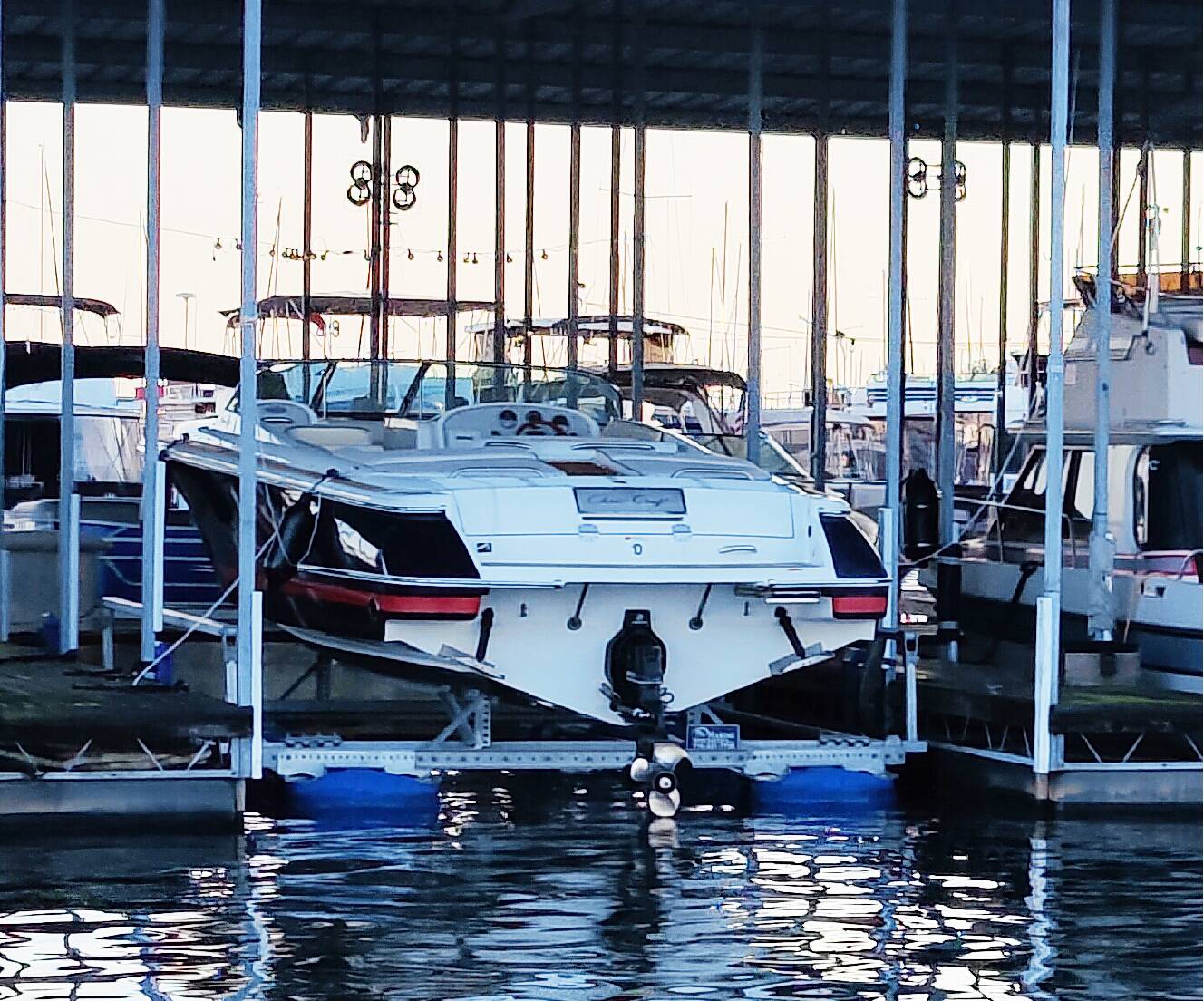 A photo of this 2004 Chris-Craft Launch 28