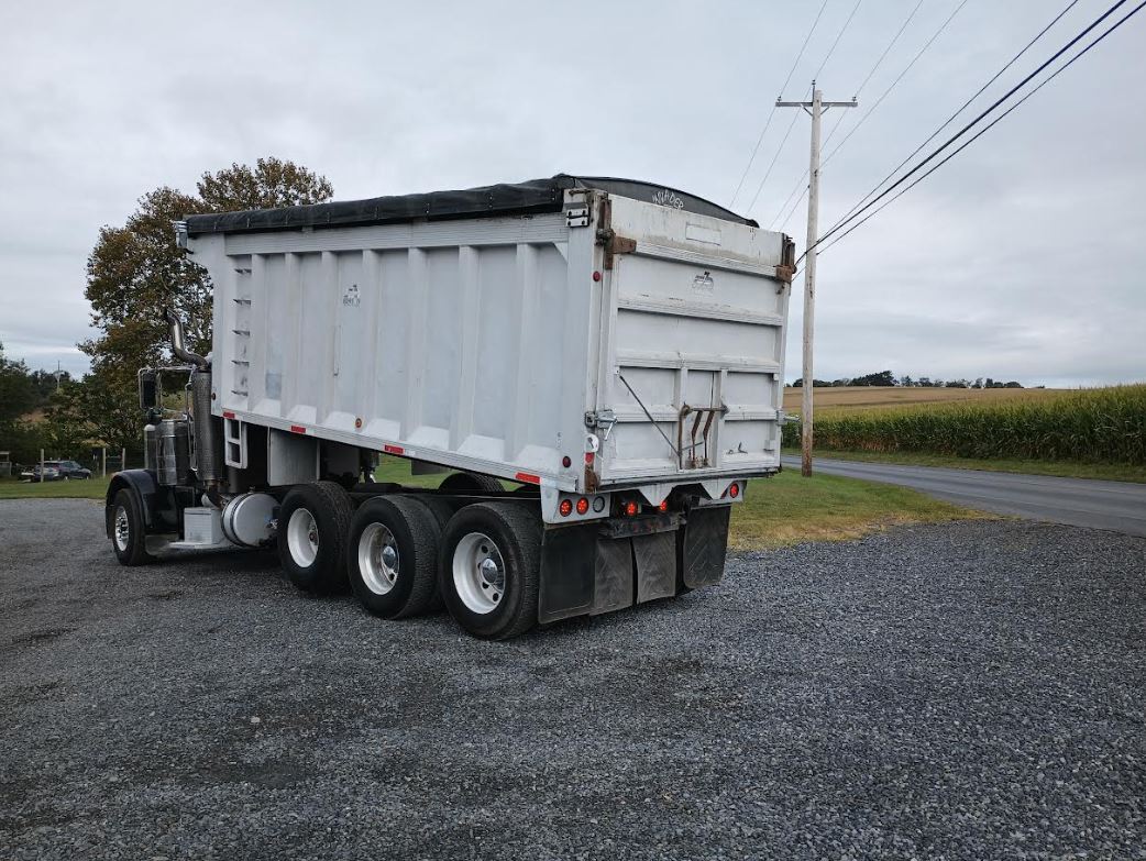 2006 BENSON Aluminum Dump Body (8’W x 19’5”L x 7’H) in Kutztown, PA