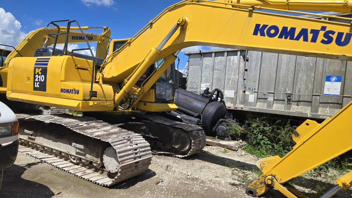 2014 KOMATSU PC210 in Miami, FL