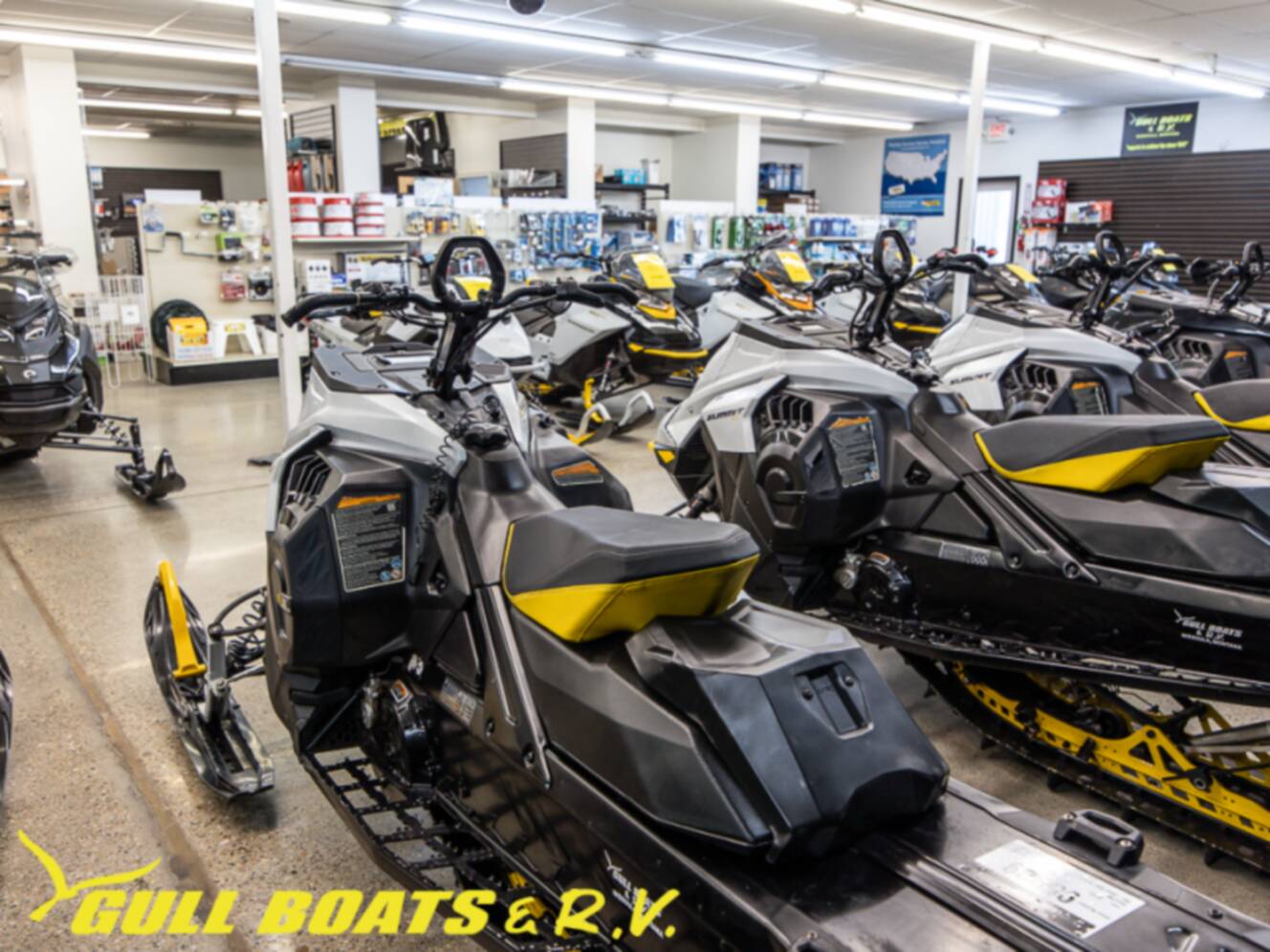 A photo of this 2023 Ski-Doo Summit 154