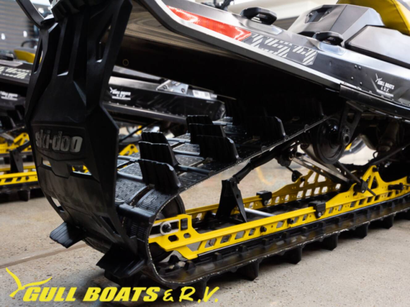 A photo of this 2023 Ski-Doo Summit 154