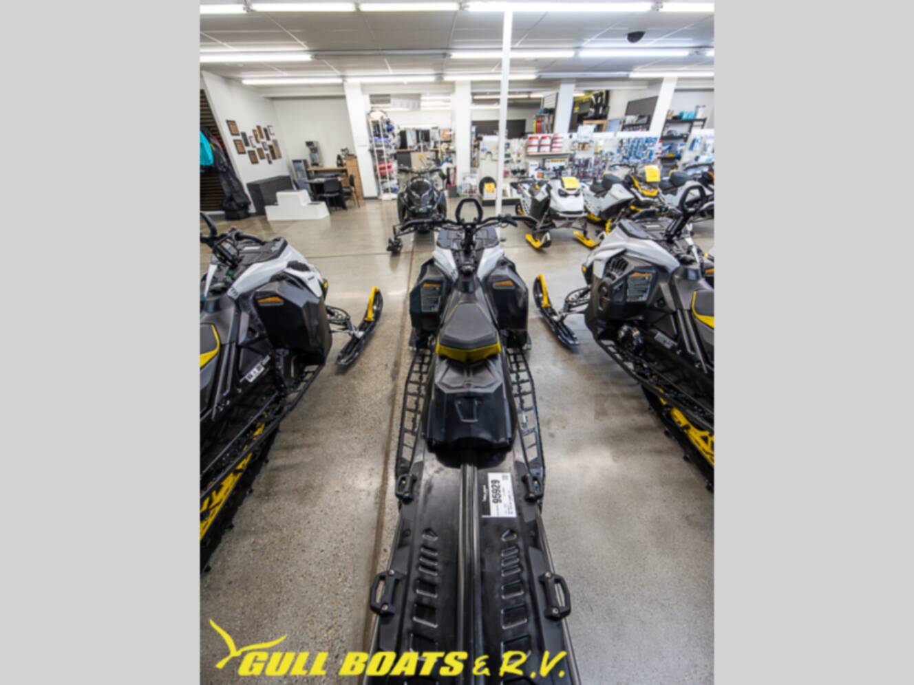 A photo of this 2023 Ski-Doo Summit 154