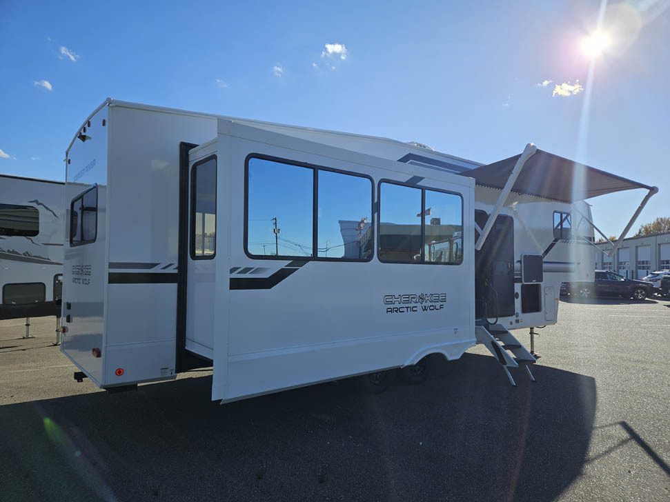 2026 Forest River Cherokee Arctic Wolf 289PANO in streetsboro OH