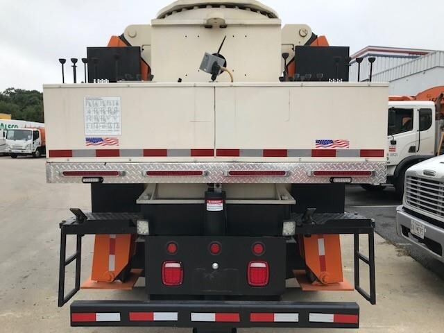 2008 Peterbilt 365 photo 2