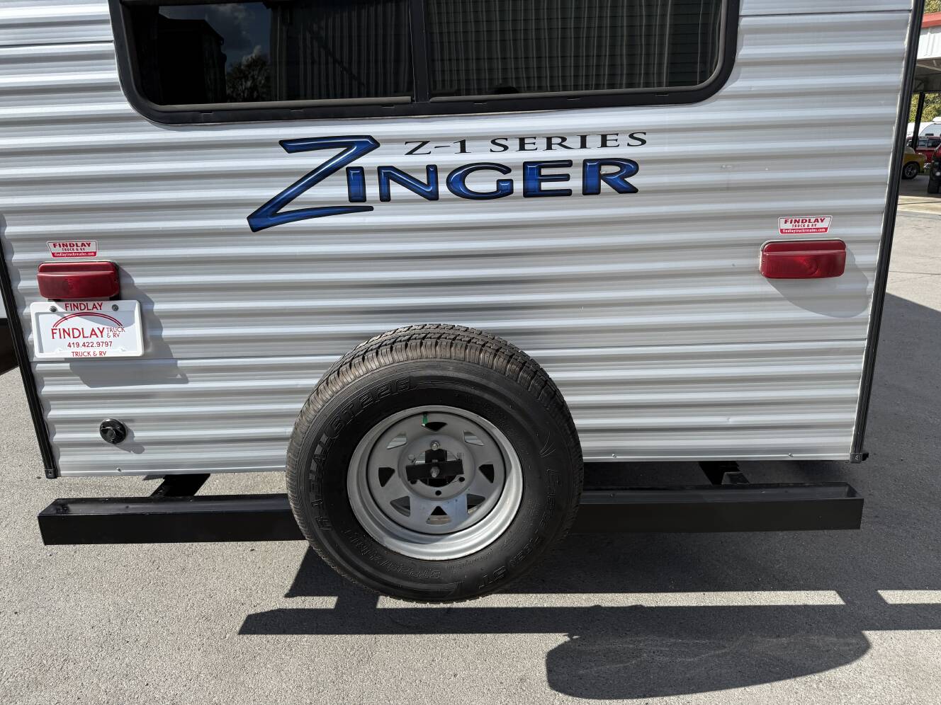 A photo of this 2017 Crossroads ZINGER 291RL