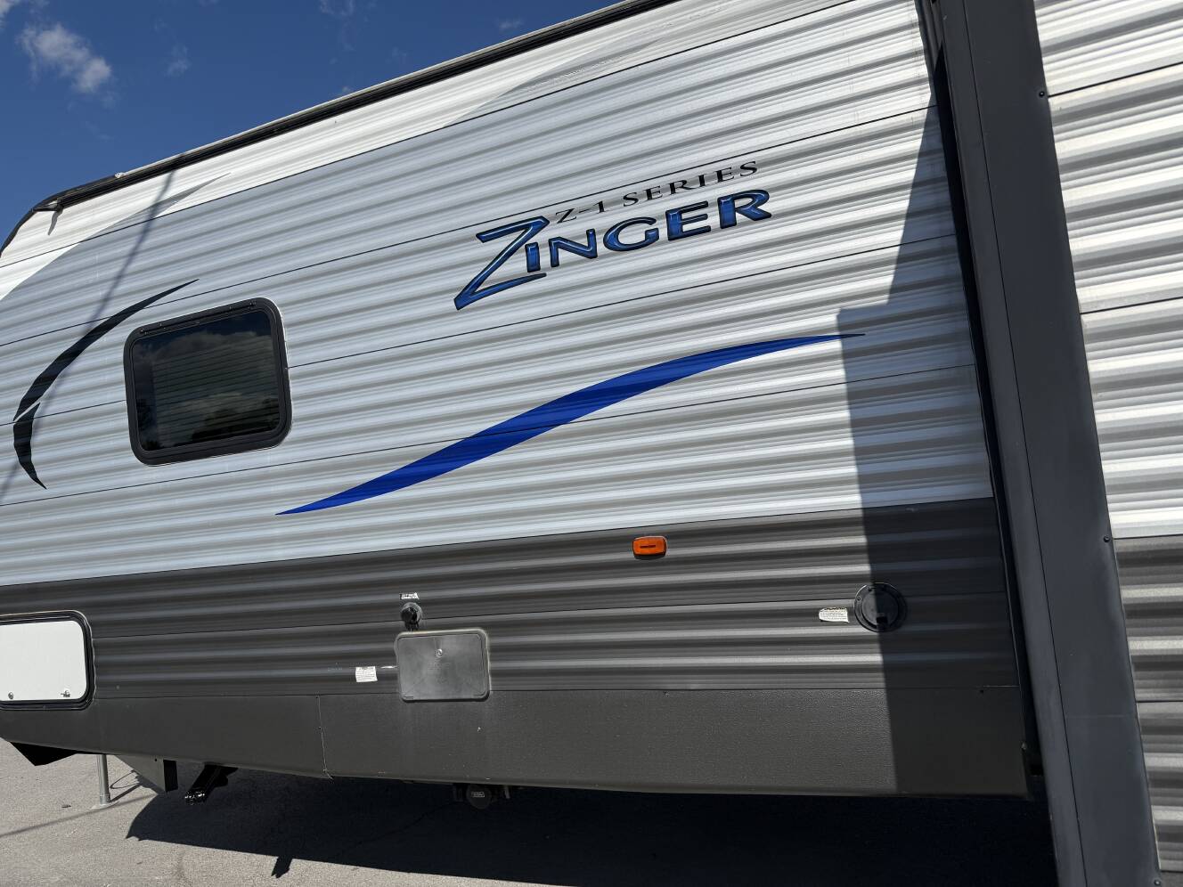 A photo of this 2017 Crossroads ZINGER 291RL